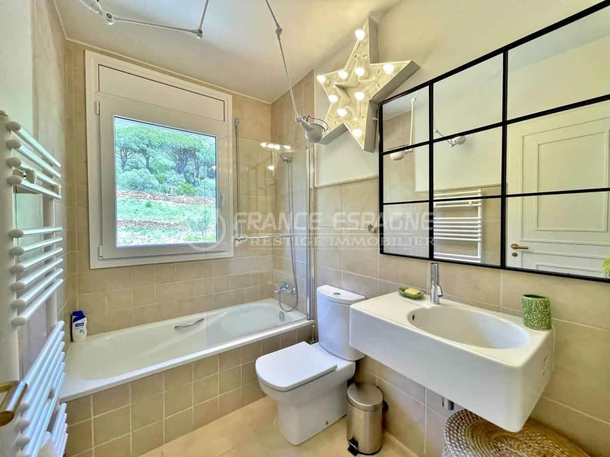 achat maison espagne rosas, 5 chambres 368 m², troisième salle de bain, wc