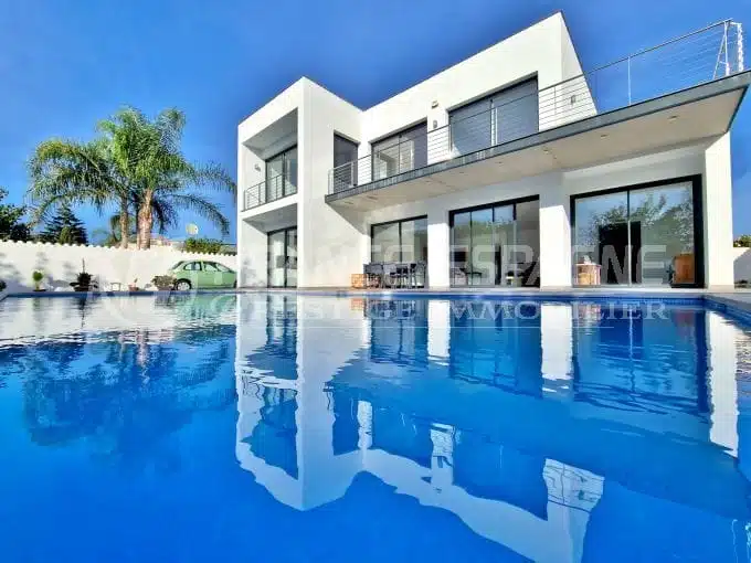 immobilier empuria brava: villa 6 pièces moderne 307 m², nouvelle construction, piscine