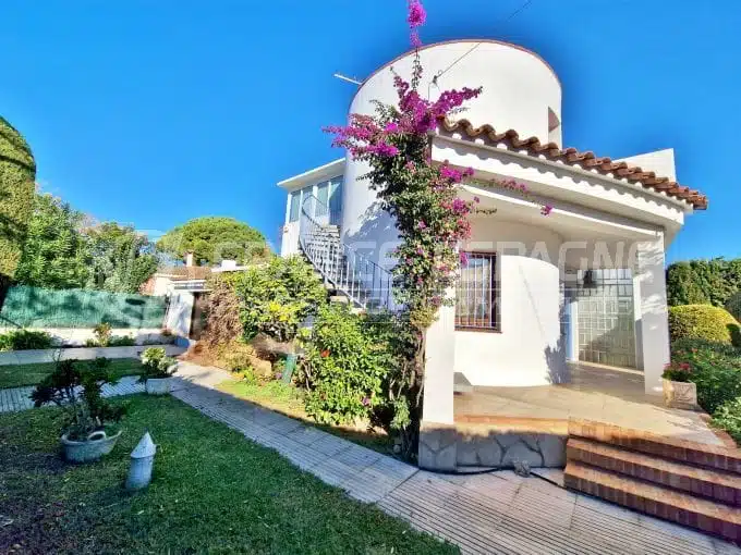 maison a vendre empuriabrava, 4 pièces secteur prisé 150 m², plage 500m, exposition sud