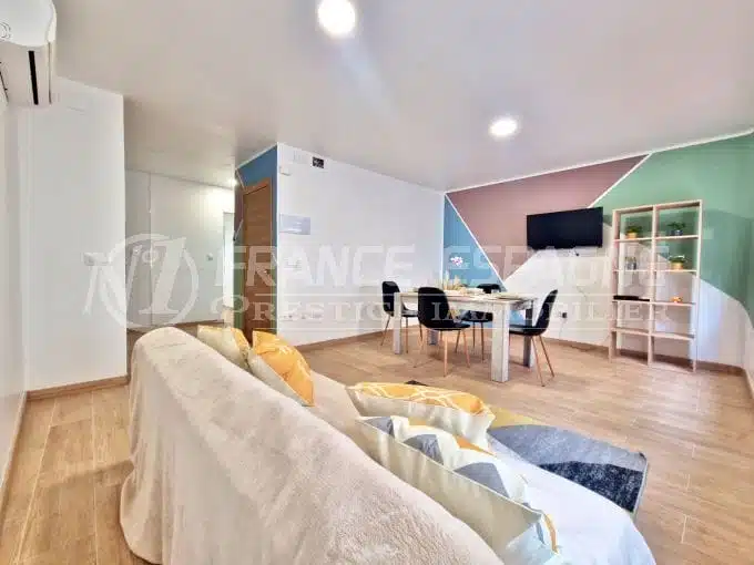 vente appartement rosas, 3 étages centre historique 200 m², salon/salle à manger