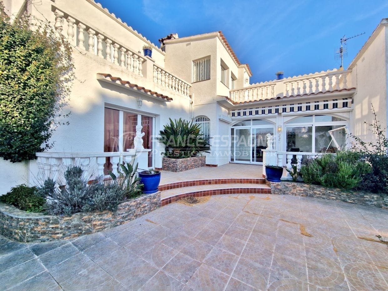 vente empuriabrava: villa 7 pièces amarre 30 m 337 m², terrasse