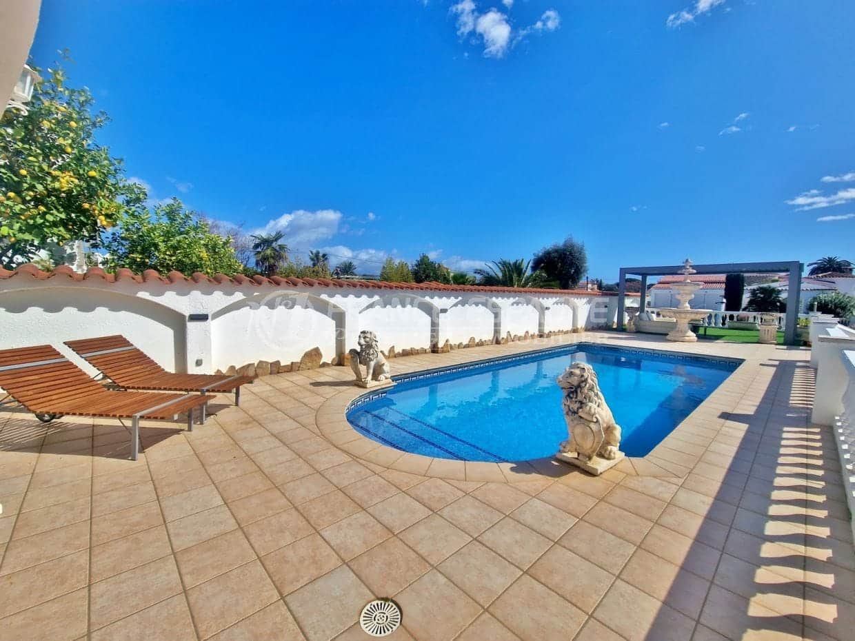 maison à vendre à empuriabrava, 4 pièces avec 12m amarre 176 m², grande piscine