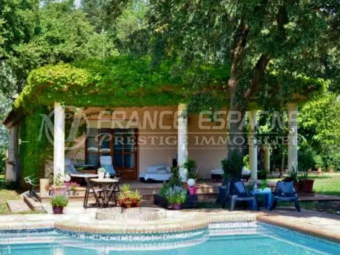 maison a vendre a rosas, 7 pièces piscine, garage, 447 m², terrasse couverte et piscine