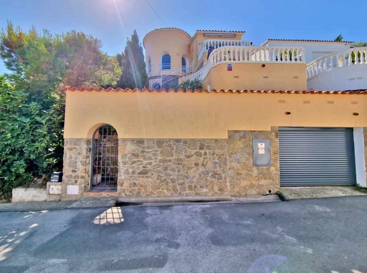 maison-vue-mer-canal-roses-vente-1762441387-VM556_7_original