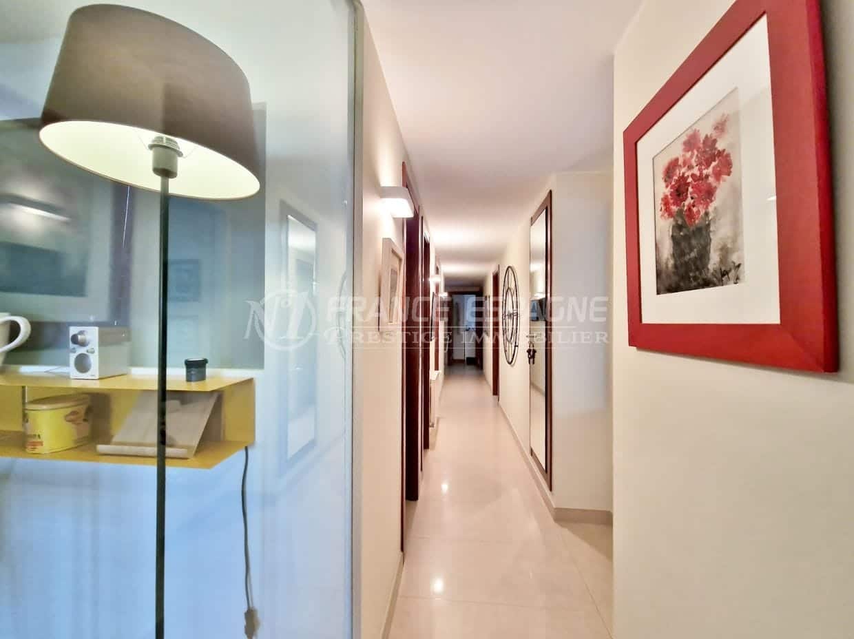 appartement à vendre à rosas, 5 pièces 188 m² centre-ville, couloir