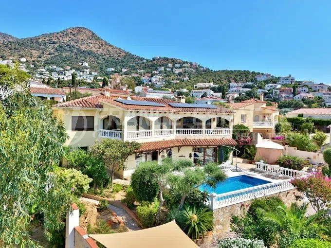 maison-vue-mer-canal-roses-vente-1762158457-VM343_1_original