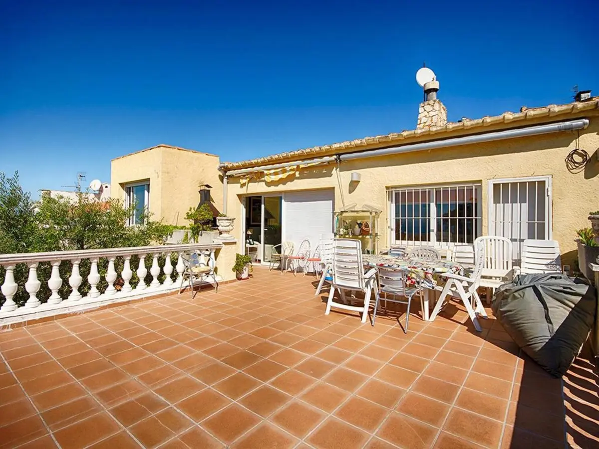 maison-roses-vente-1762440261-VM511_1_original