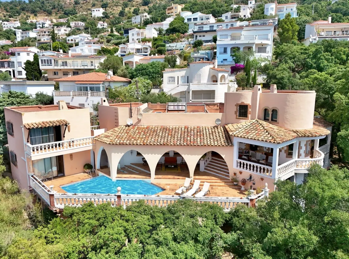Haus mit Meerblick und Blick auf den Kanal in Roses – Verkauf – 1763399364-VM303_1_original-9