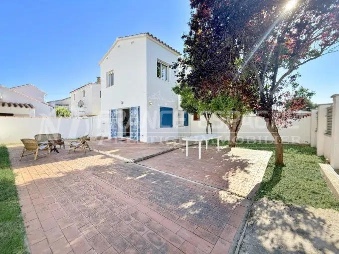 maison-villa-maison-roses-vente-1762439365-VM616_1_original