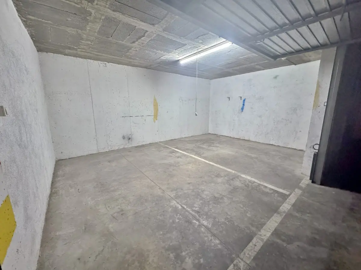 garage-parking-garage-roses-vente-1762438233-VS022_1_original