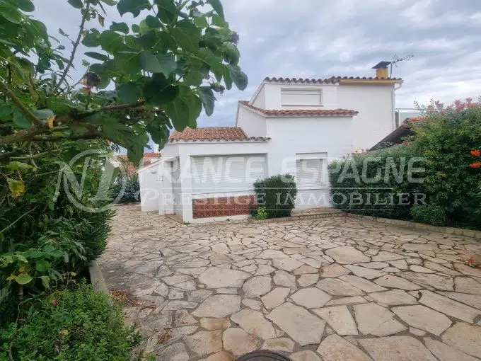 maison-villa-maison-roses-vente-1761408976-VM649_22_original