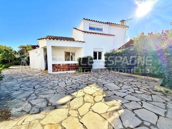maison-villa-maison-roses-vente-1761750439-VM649_1_original