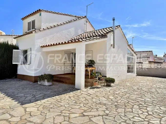 maison-villa-maison-roses-vente-1762438104-VM650_1_original