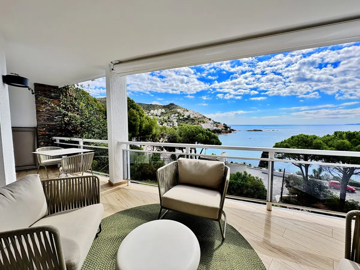 Apartament amb vistes al mar, canal, roses - en venda 1765380089 -GO 2314 _ 1 _original
