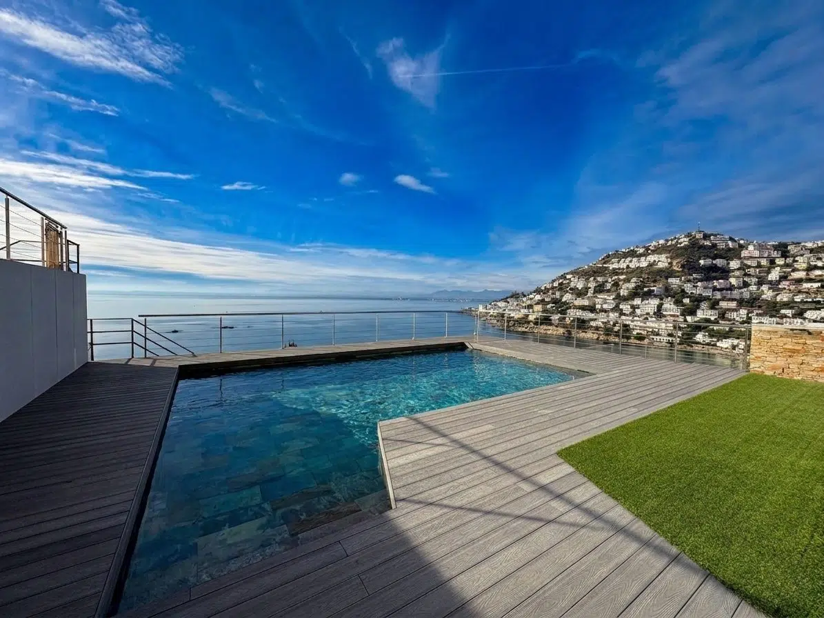 maison-vue-mer-canal-roses-vente-17742862001-VM734_32_original