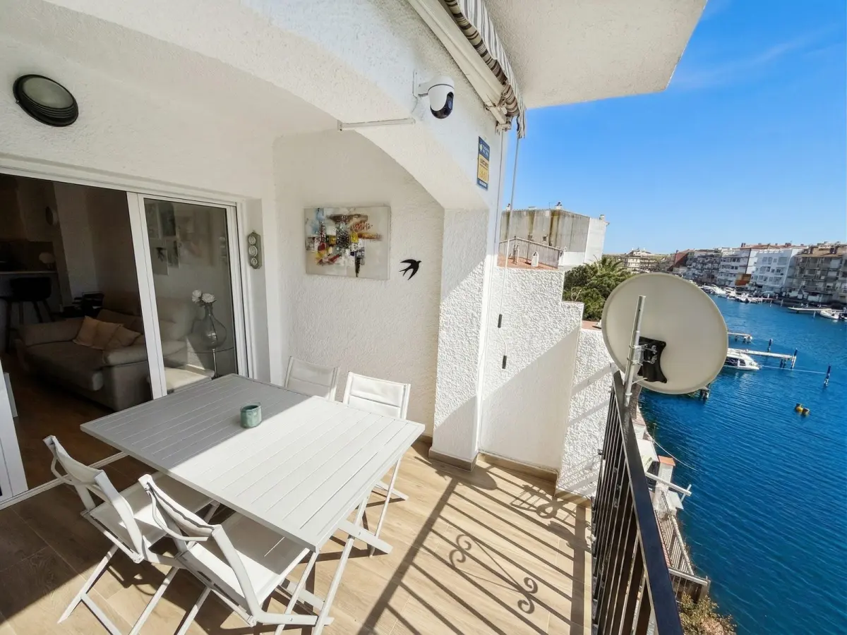 apartment-with-sea-view-and-canal-view-in-Empuriabrava-for-sale-17759224861-VA2449_1_original