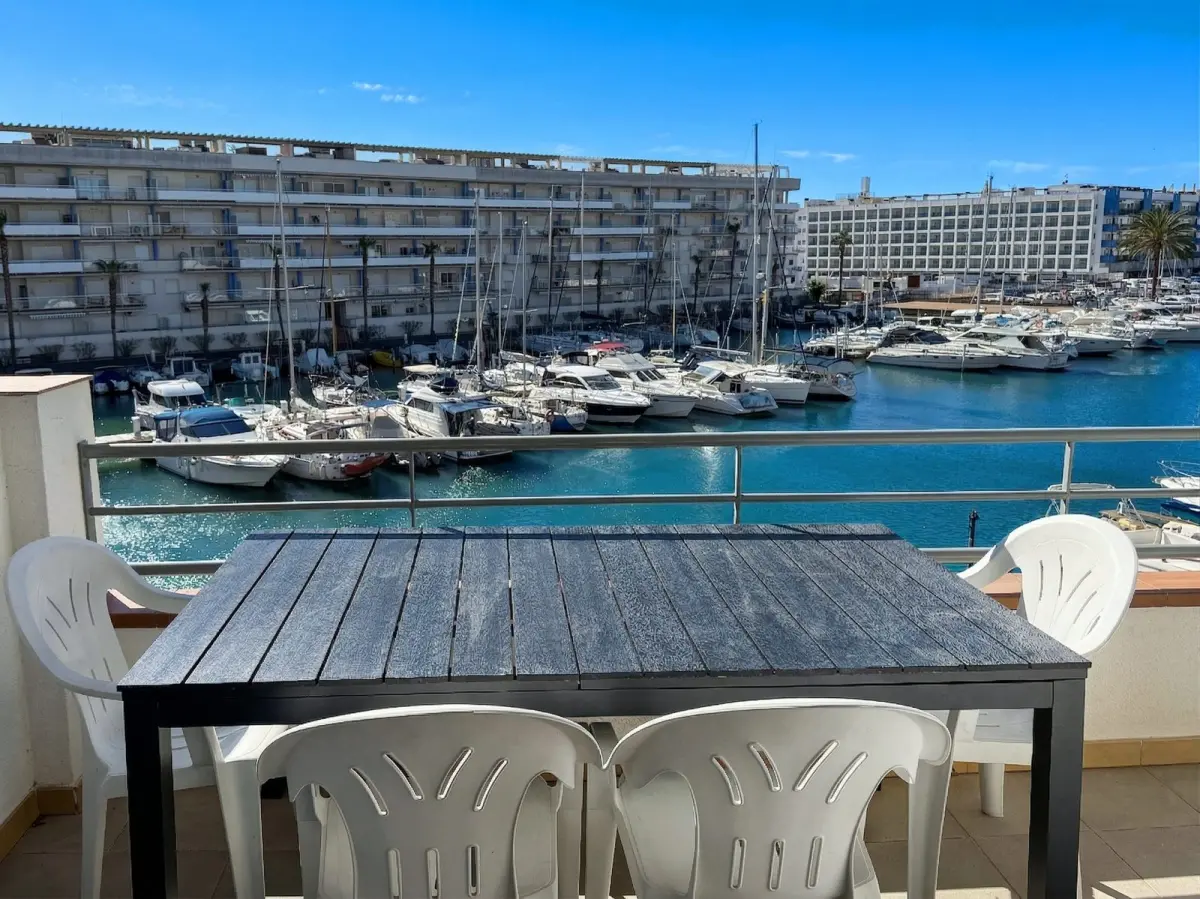 Apartament amb vistes al mar, canal, roses - en venda 17756627801 -GO 2444 _ 1 _original