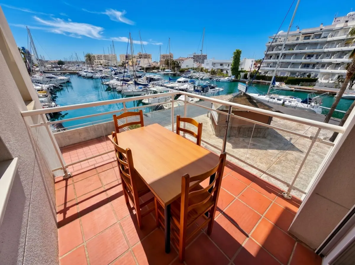 Apartament amb vistes al mar, canal, roses - en venda 17785740141 -GO 2488 _ 1 _original