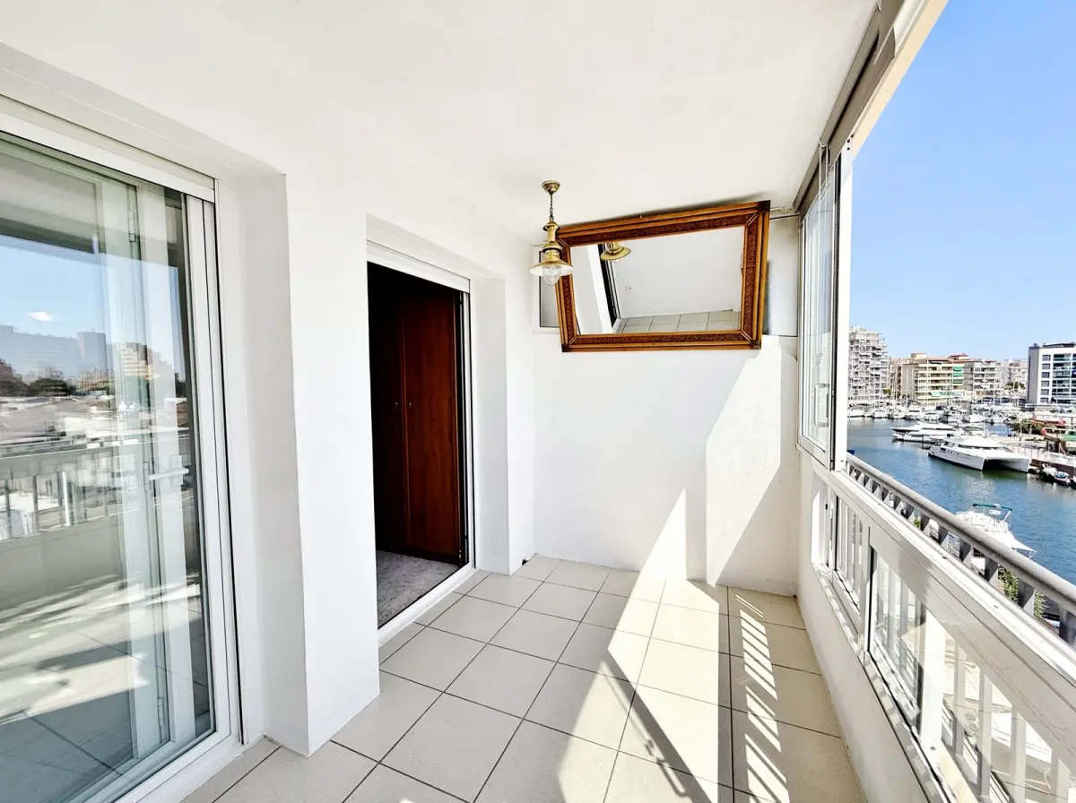 Apartament amb vistes al mar, canal, roses - en venda 17824014231 -GO 2550 _ 1 _original