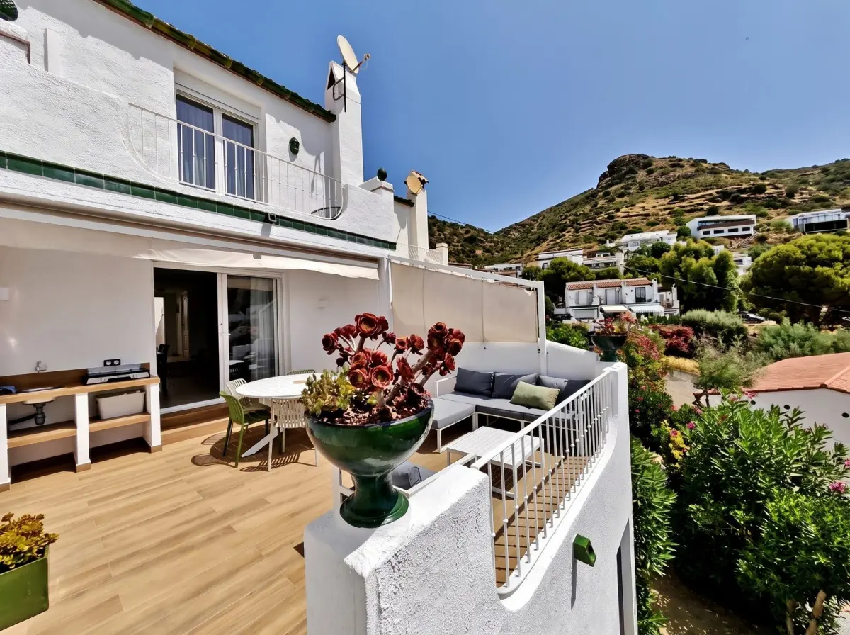 Haus-mit-Meerblick-und-Kanal-in-Roses-zu-verkaufen-17847133731-VM856_1_original